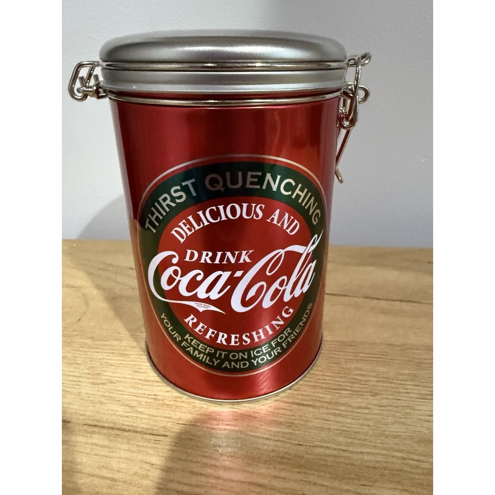 Coca Cola Tin 2010 Family And Friend Themed Collectible Cylinder